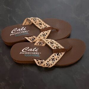 Skechers Women's Tan and Brown Sandals